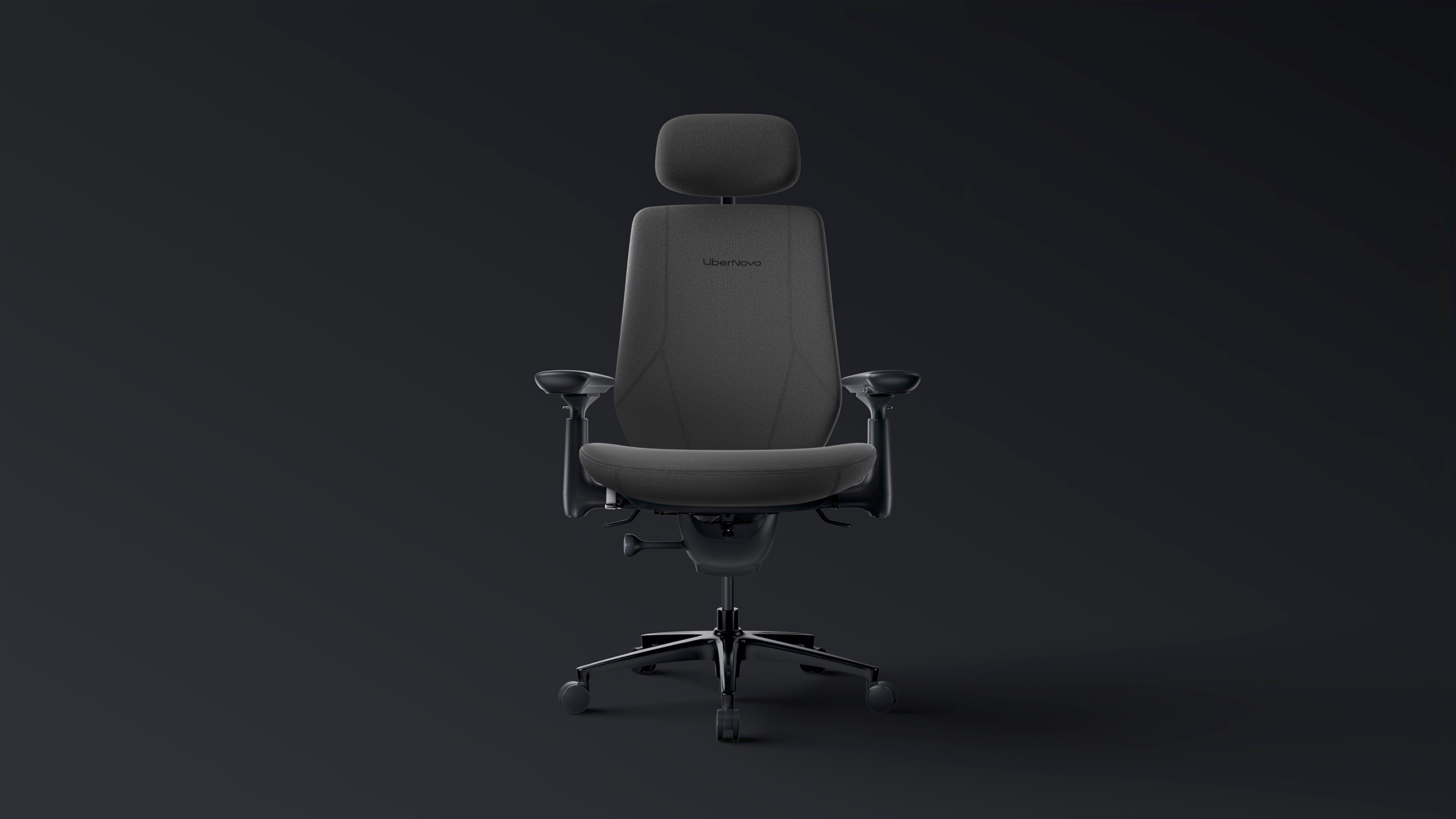 Maxis AirFlow Graphite на тёмном фоне